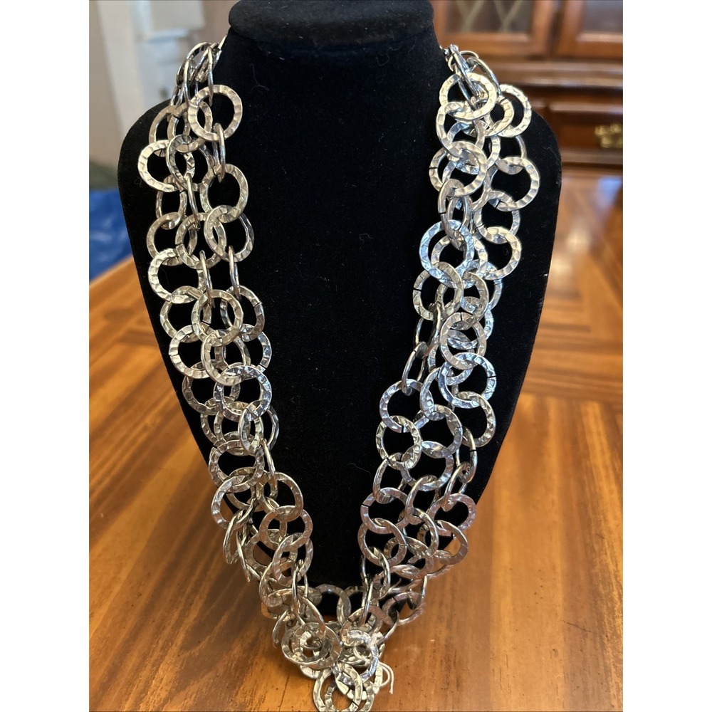 Silver Tone Zukes Triple Strand Hammered‎ Circle Necklace